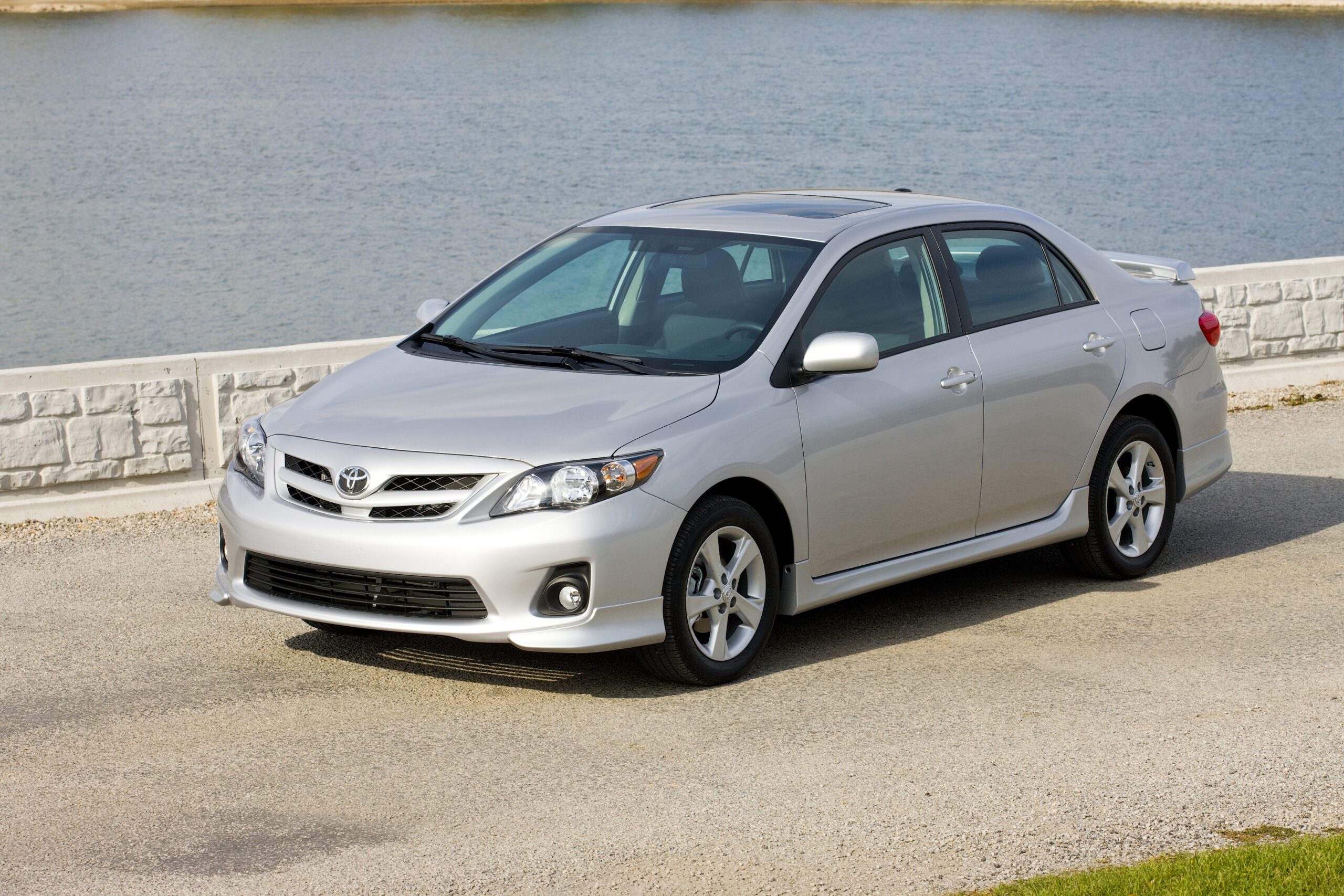 TOYOTA COROLLA 2012( SEDAN)